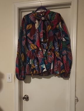 Leaf Print Tie-Neck Blouse in Multicolor